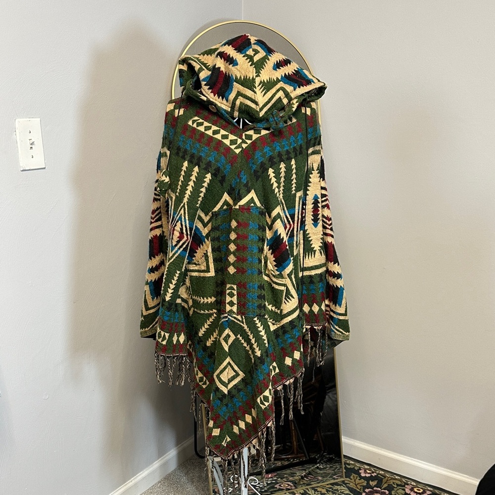 100% Wool Geometric Pattern Hooded Poncho